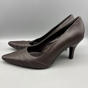 Kenneth Cole Reaction Heels Women’s Size 7 Pointed Toe Brown Leather